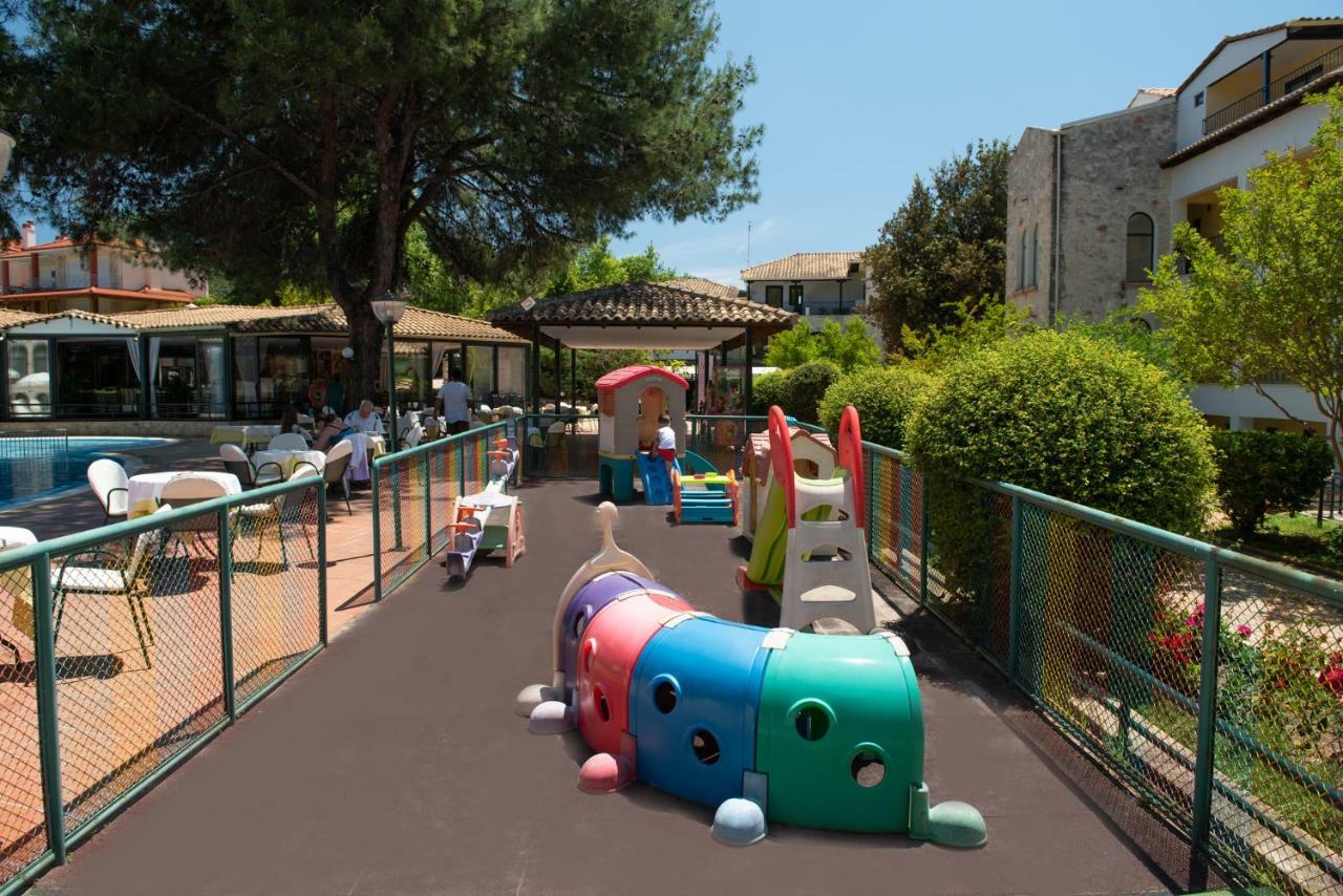 Lesse Hotel Penisola Calcidica Esterno foto